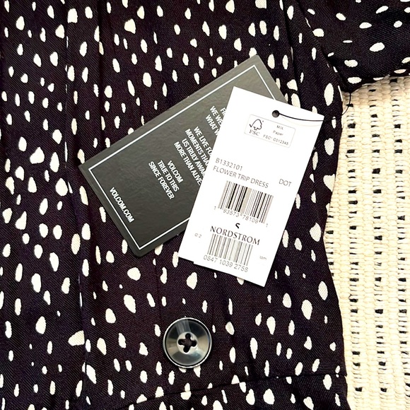 Volcom Flower Trip Dress, NWT, Long Sleeve Mini, Wrap Belt, B/W Dots, Multi-Wear - Picture 4 of 5